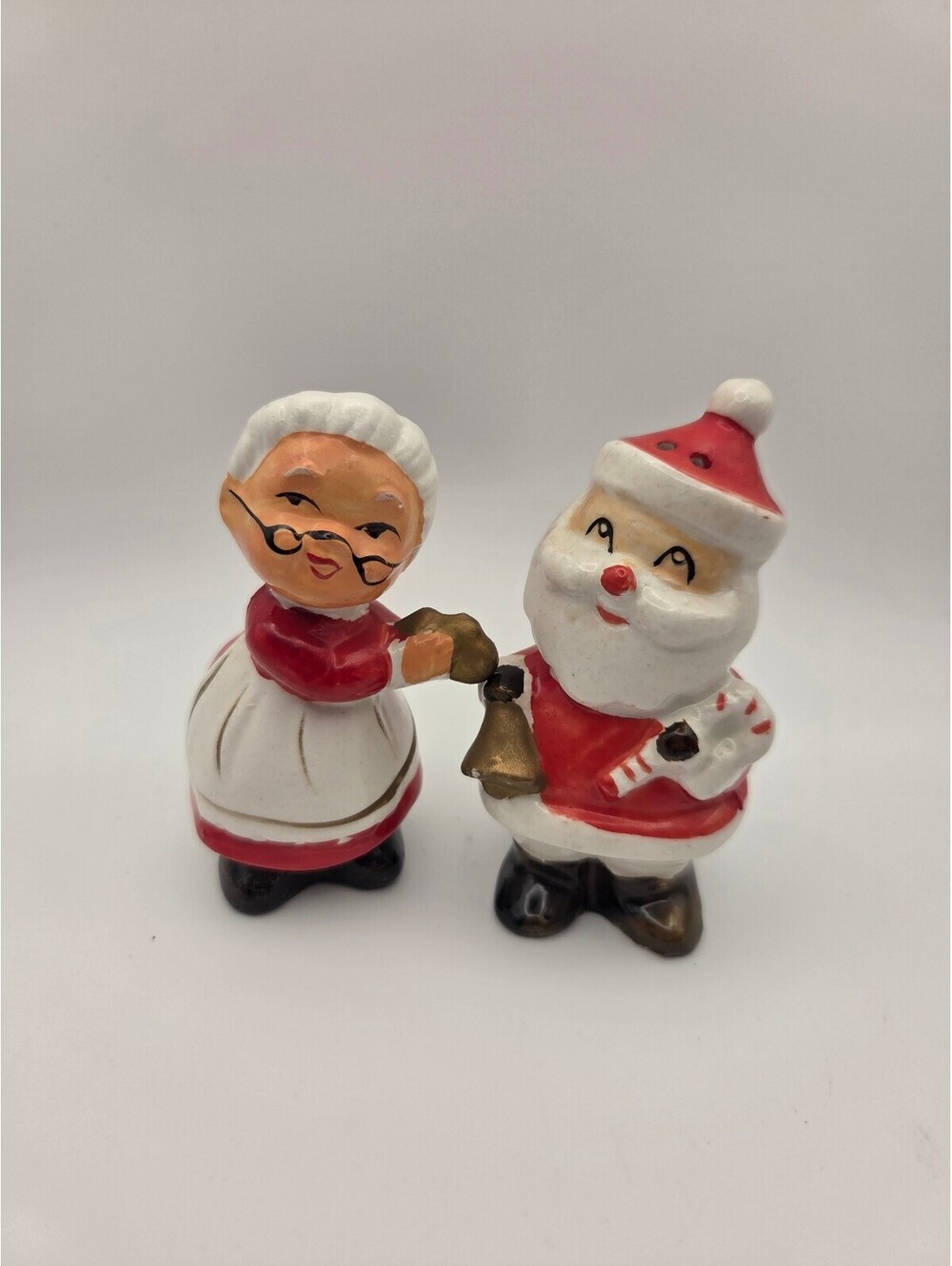 Sonsco Vintage Ceramic Santa Claus and Mrs. Claus Salt and Pepper Shakers Set